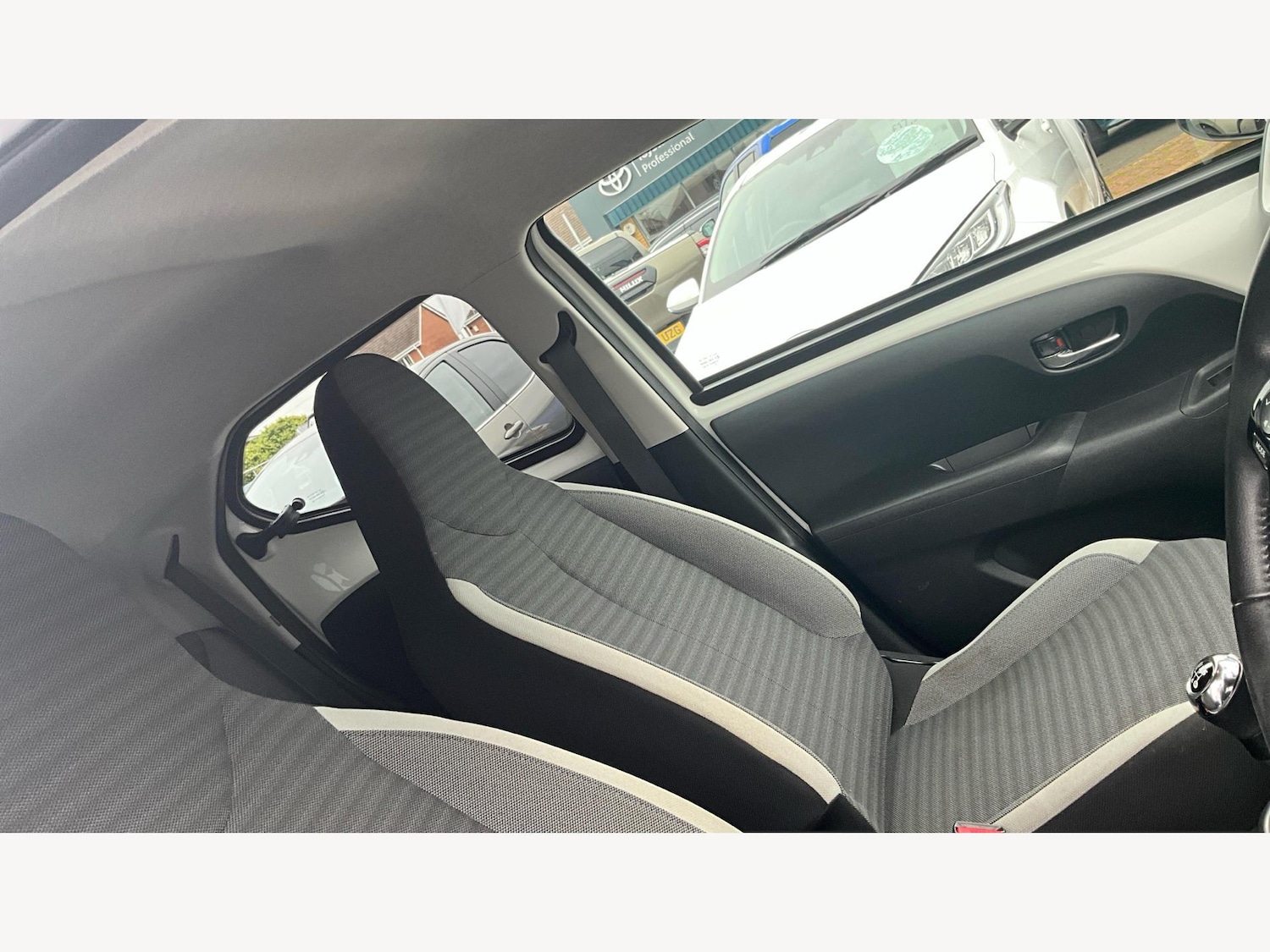 Used Toyota AYGO 2019 for sale - 76397925: Photo 24