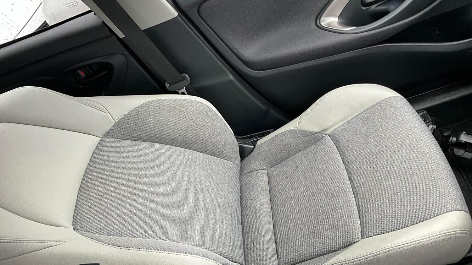 Used Toyota Yaris for sale - 77587025: Photo 38