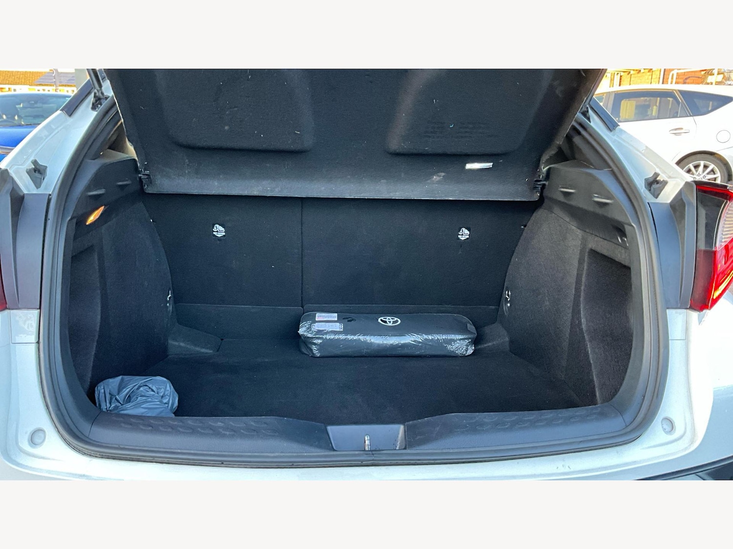 Used Toyota C-HR 2023 for sale - 77049780: Photo 16