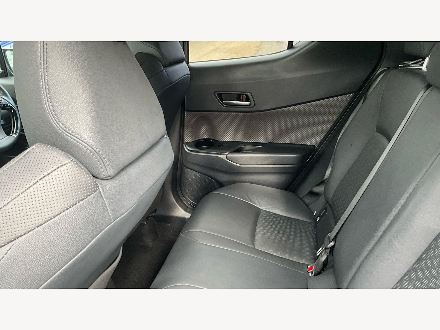 Used Toyota C-HR 2022 for sale - 78147970: Photo 15