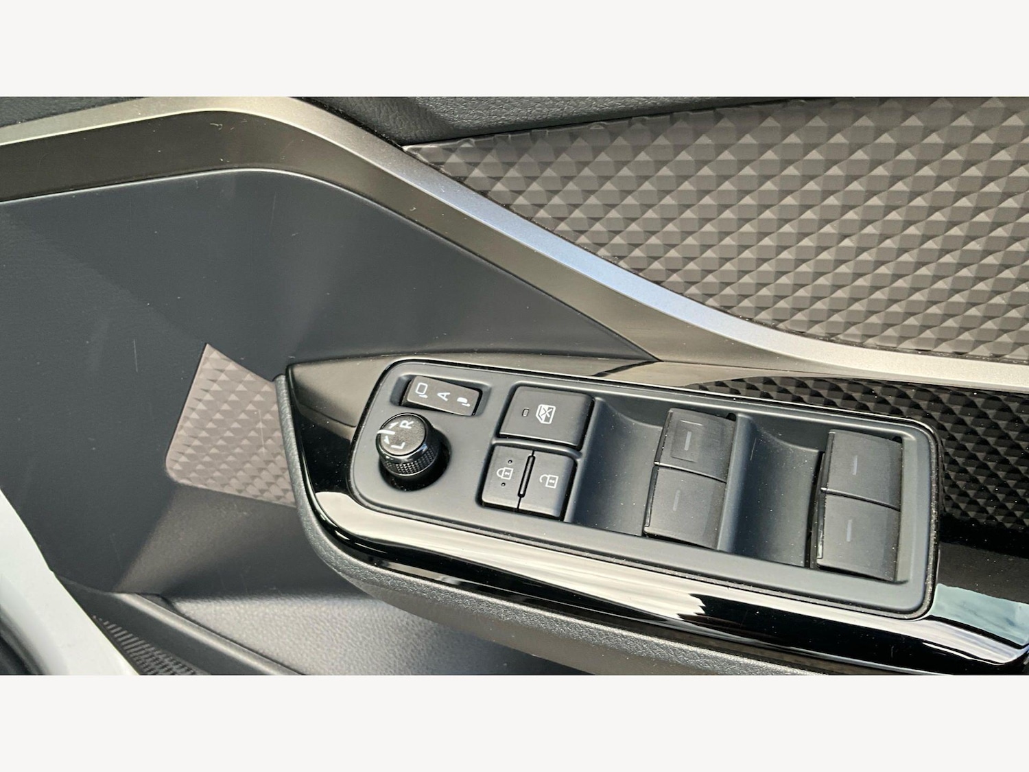 Used Toyota C-HR 2022 for sale - 78147970: Photo 38