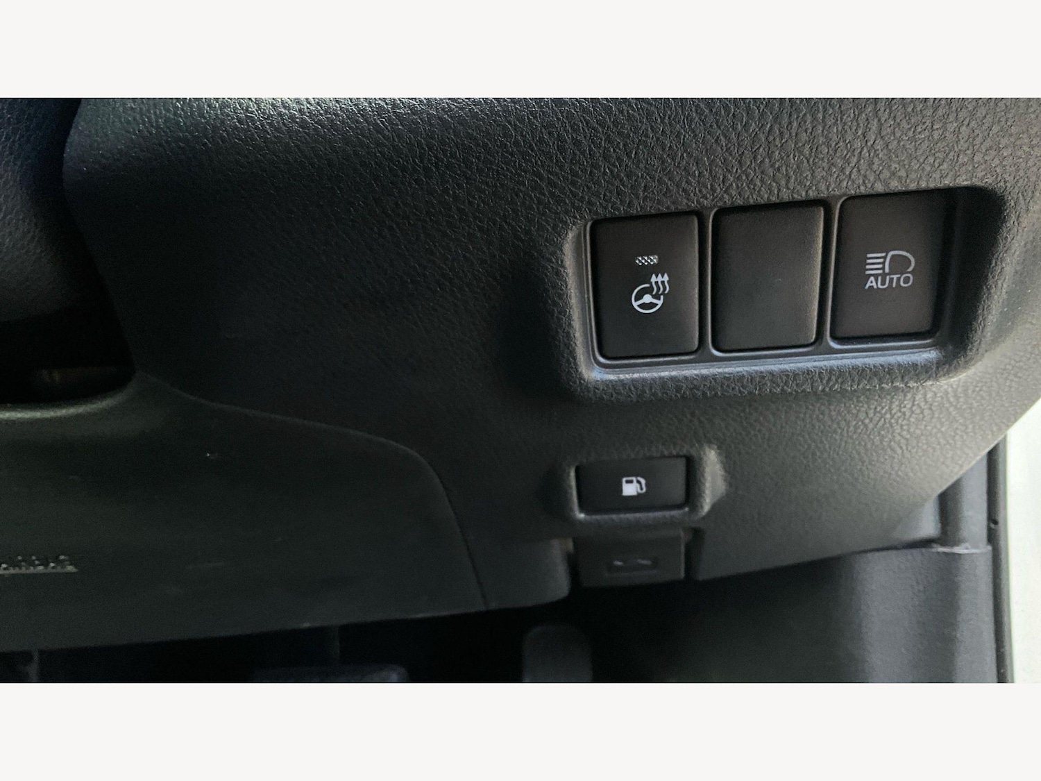 Used Toyota C-HR 2022 for sale - 78147970: Photo 40