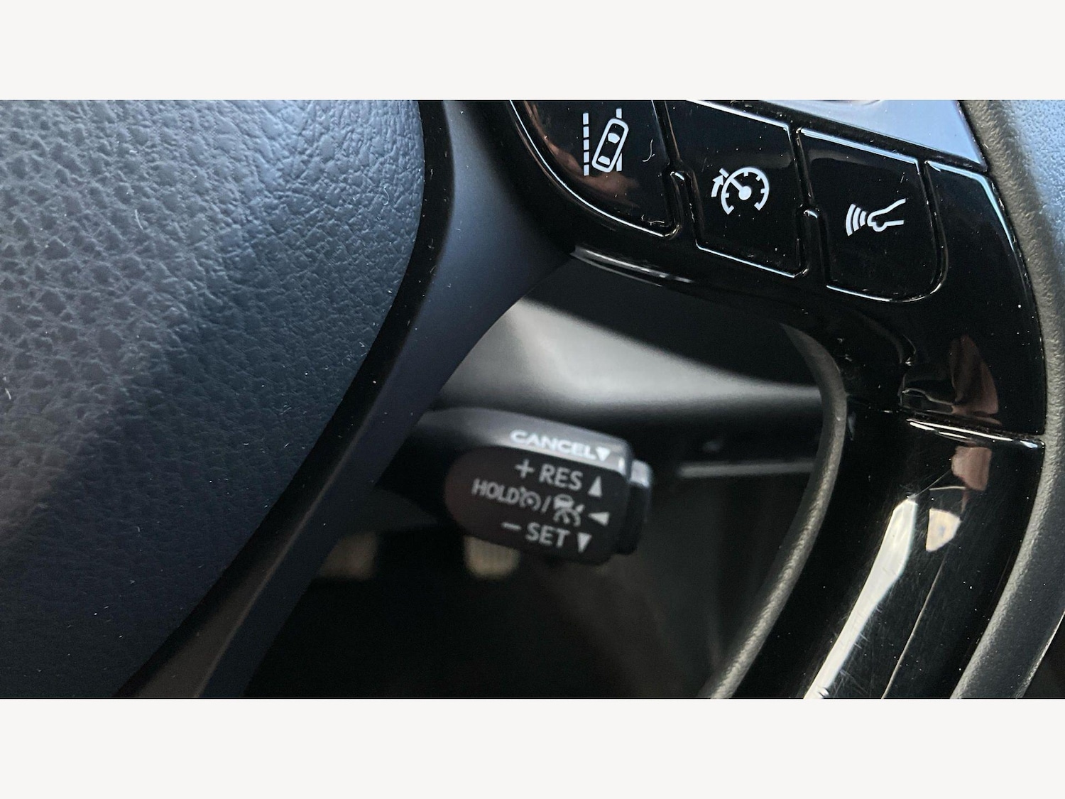 Used Toyota C-HR 2022 for sale - 78147970: Photo 41