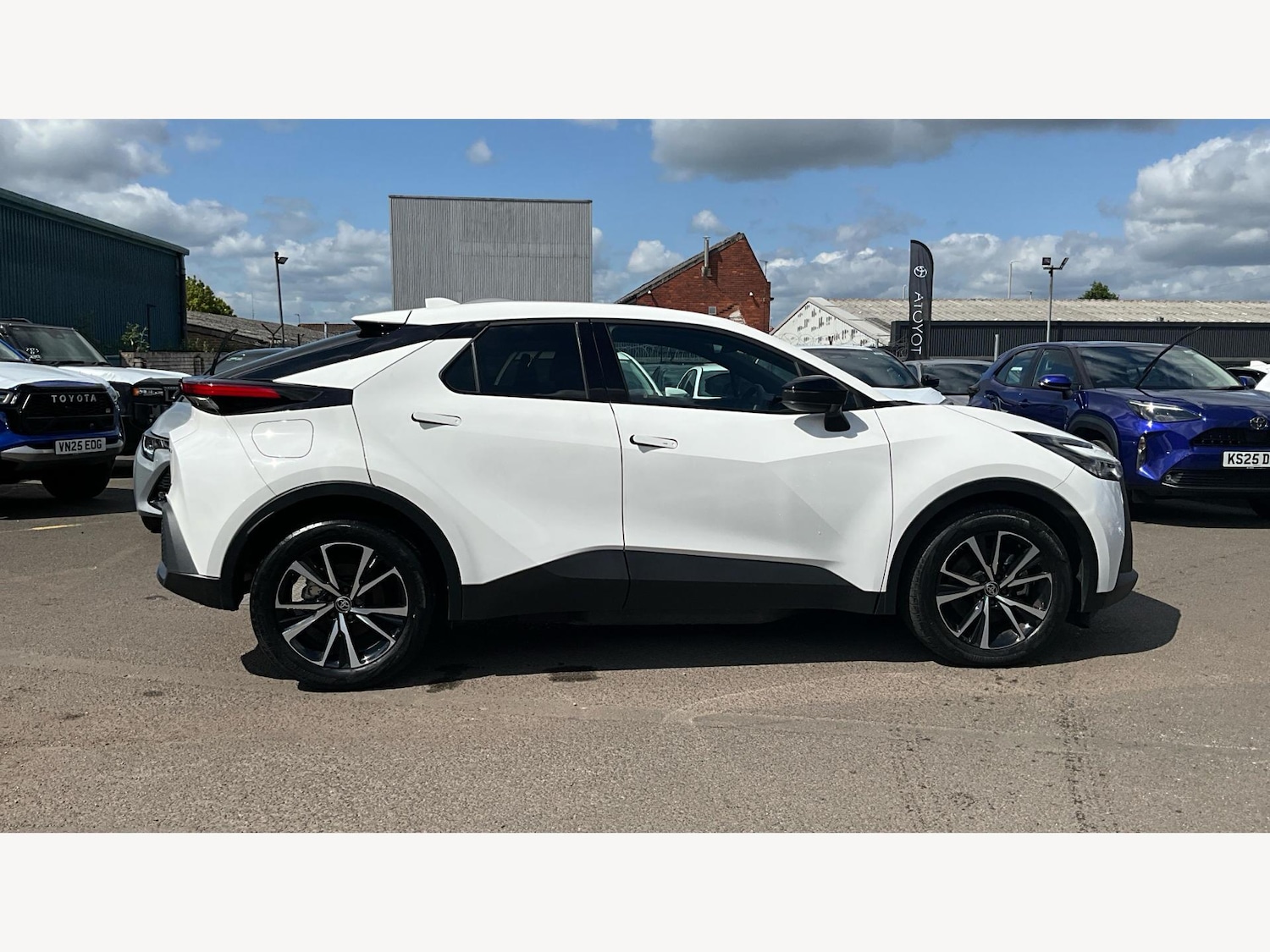 Used Toyota C-HR 2024 for sale - 76632634: Photo 18