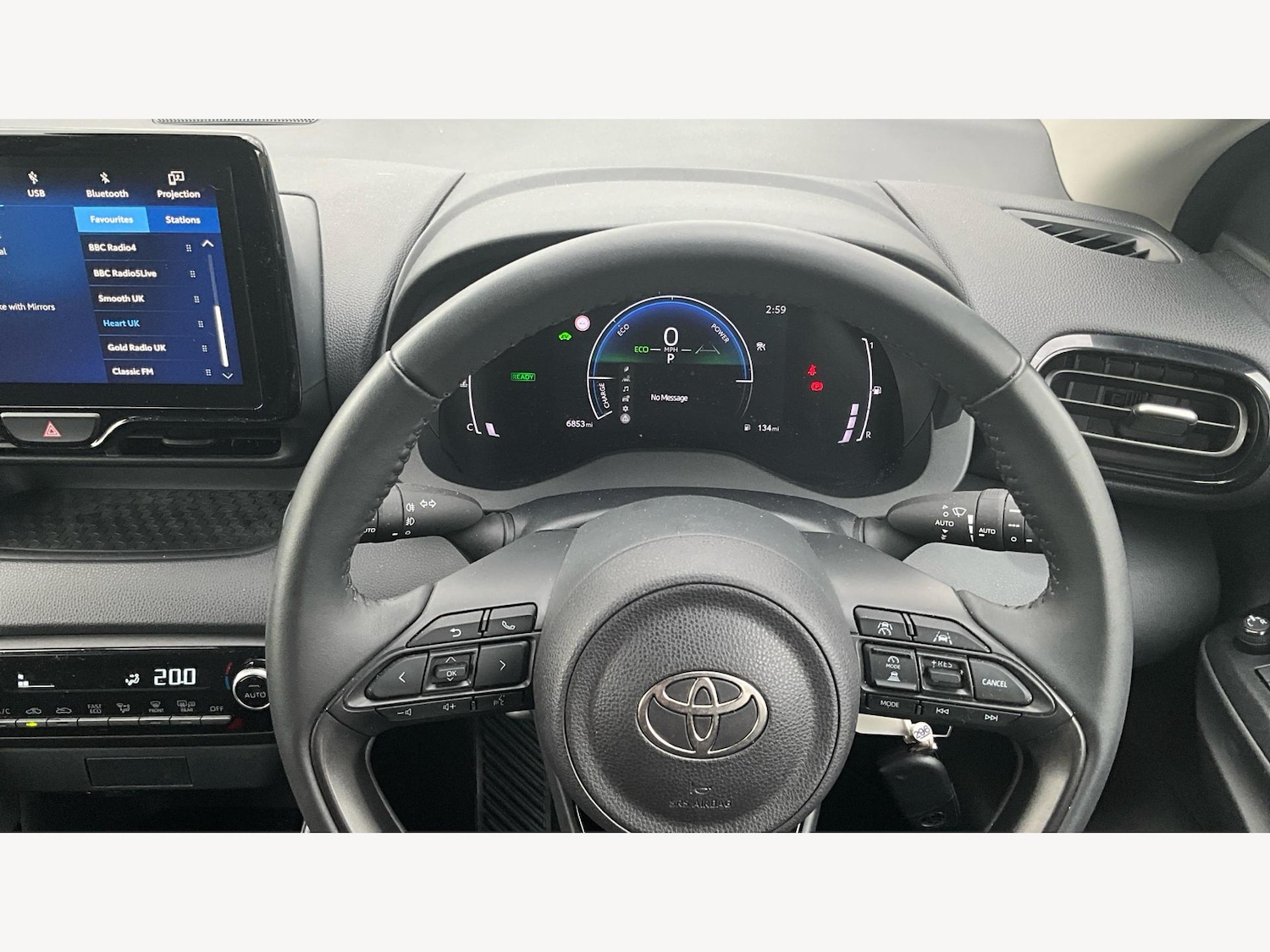 Used Toyota Yaris 2024 for sale - 76408602: Photo 11