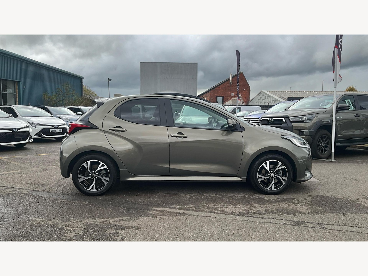 Used Toyota Yaris 2024 for sale - 76408602: Photo 18