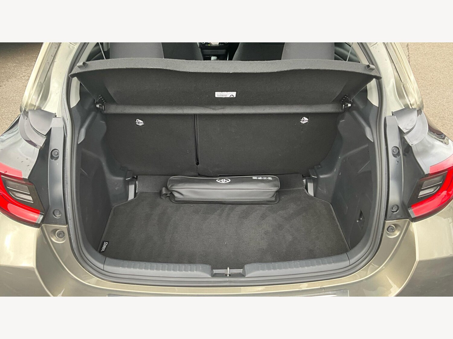 Used Toyota Yaris 2024 for sale - 76408602: Photo 23