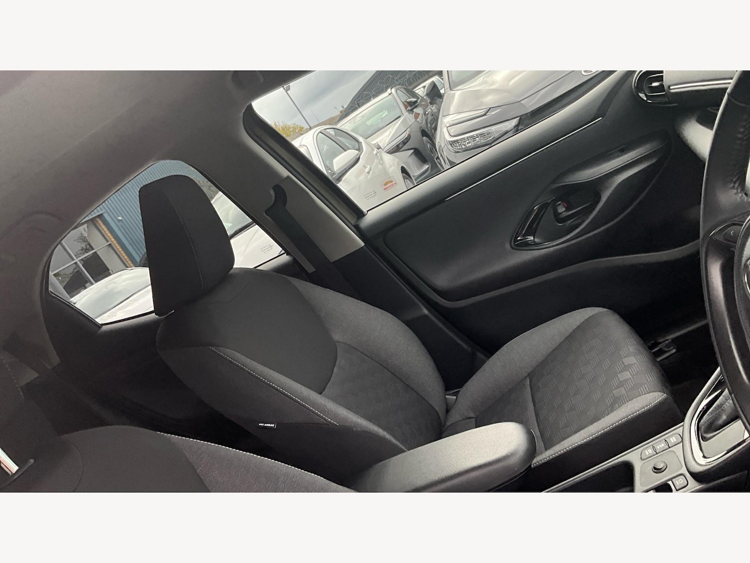 Used Toyota Yaris 2024 for sale - 76408602: Photo 24