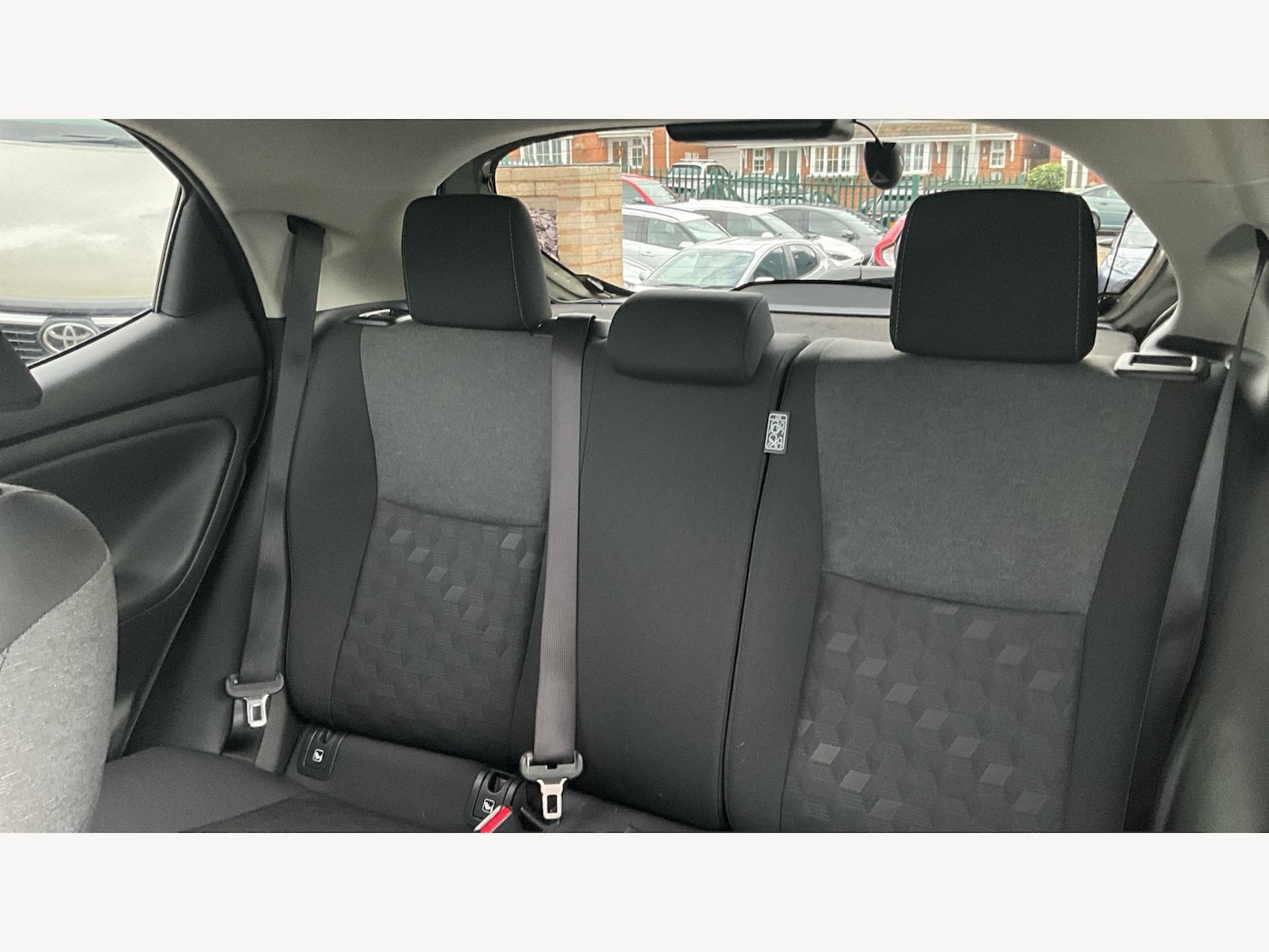 Used Toyota Yaris 2024 for sale - 76408602: Photo 25