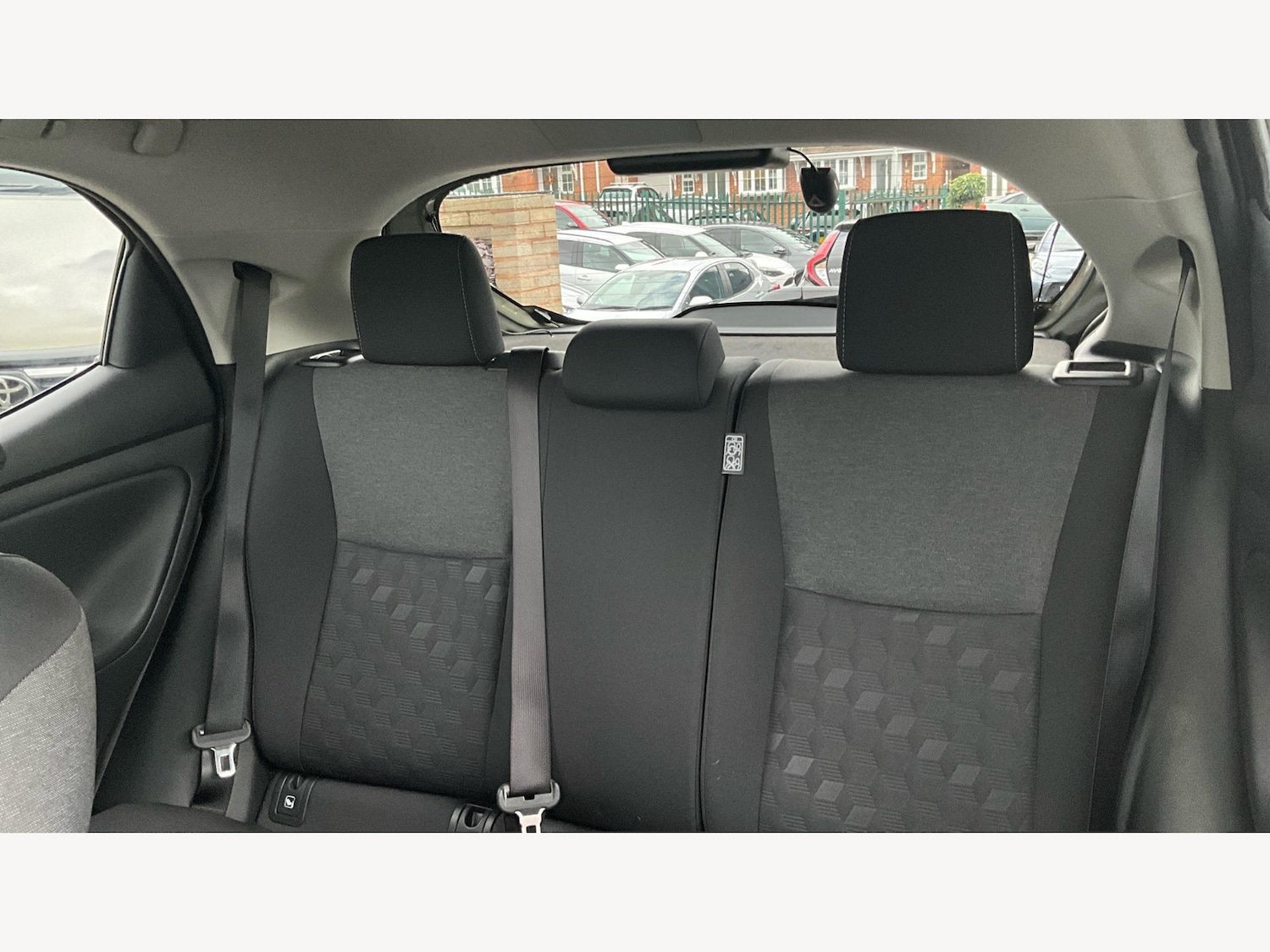 Used Toyota Yaris 2024 for sale - 76408602: Photo 26