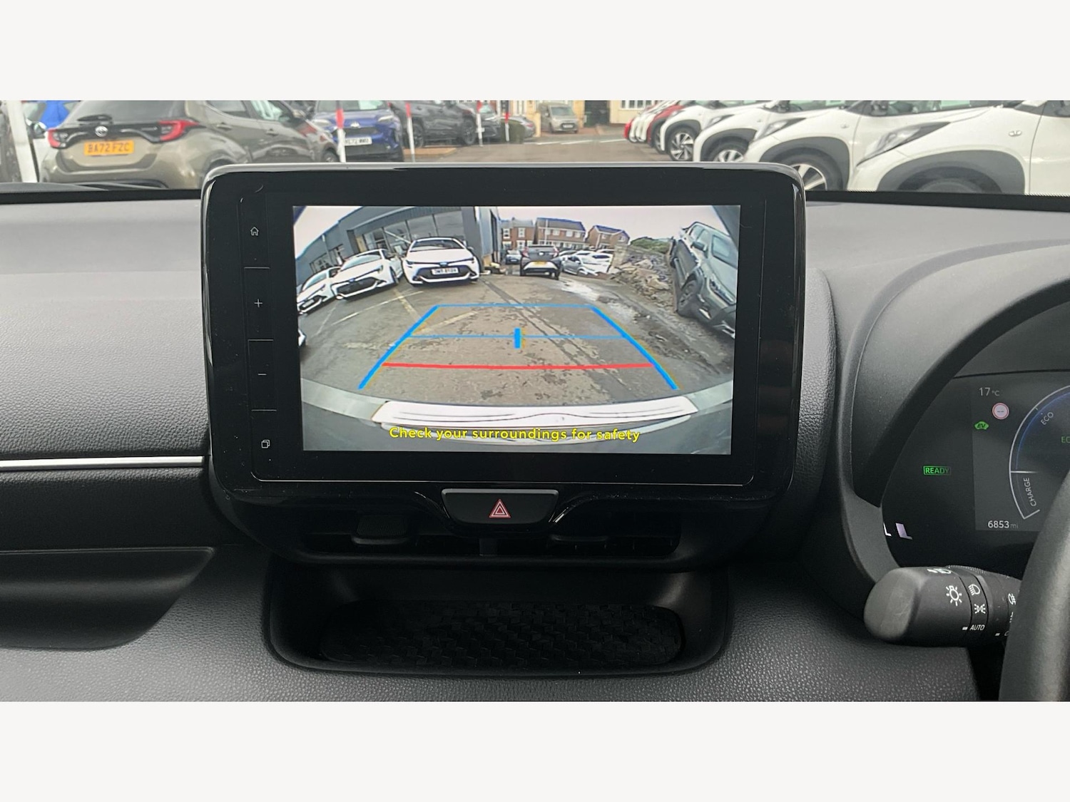 Used Toyota Yaris 2024 for sale - 76408602: Photo 33