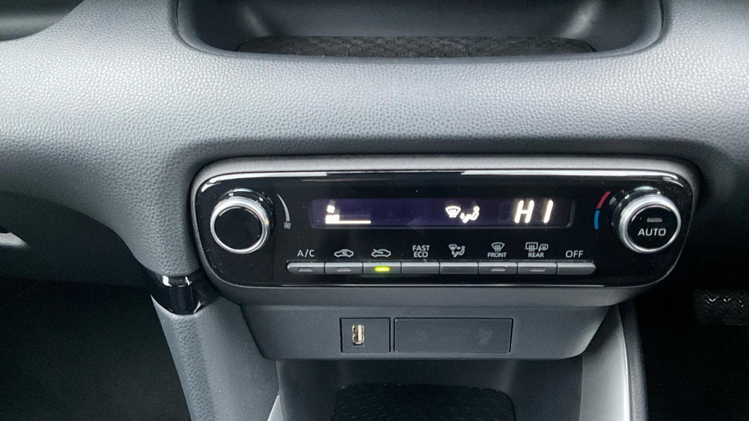 Used Toyota Yaris 2021 for sale - 77359280: Photo 40