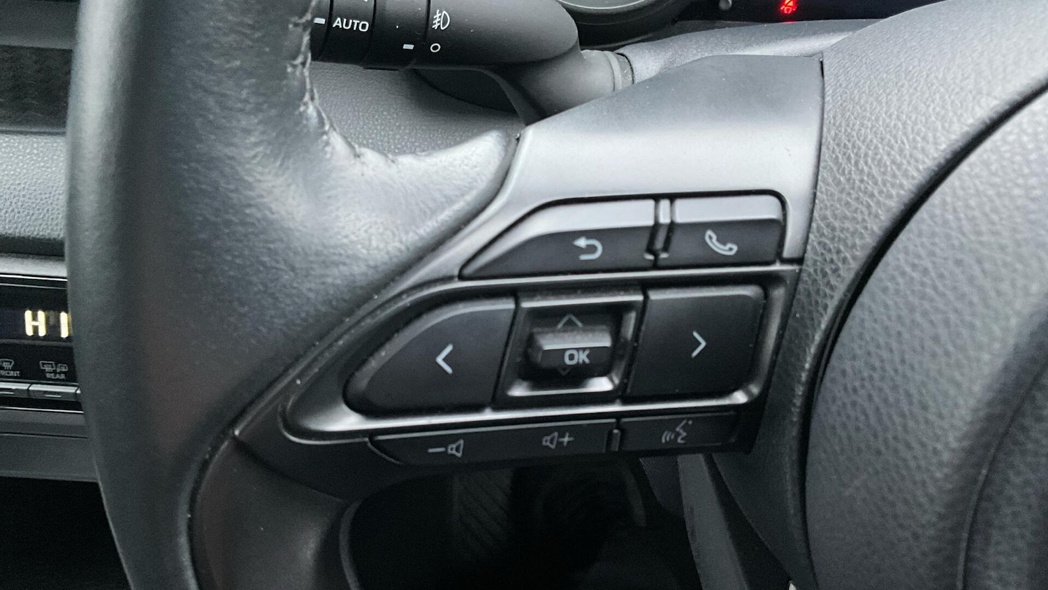 Used Toyota Yaris 2021 for sale - 77359280: Photo 42