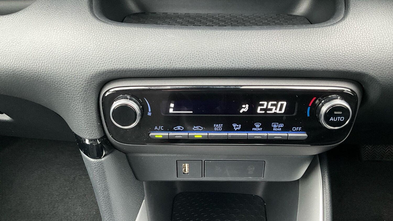 Used Toyota Yaris for sale - 77752993: Photo 41