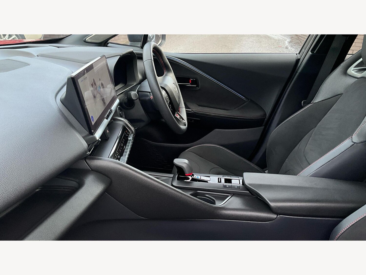 Used Toyota C-HR 2024 for sale - 77049876: Photo 12