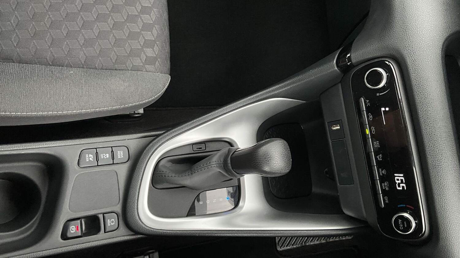 Used Toyota Yaris 2024 for sale - 76408491: Photo 36