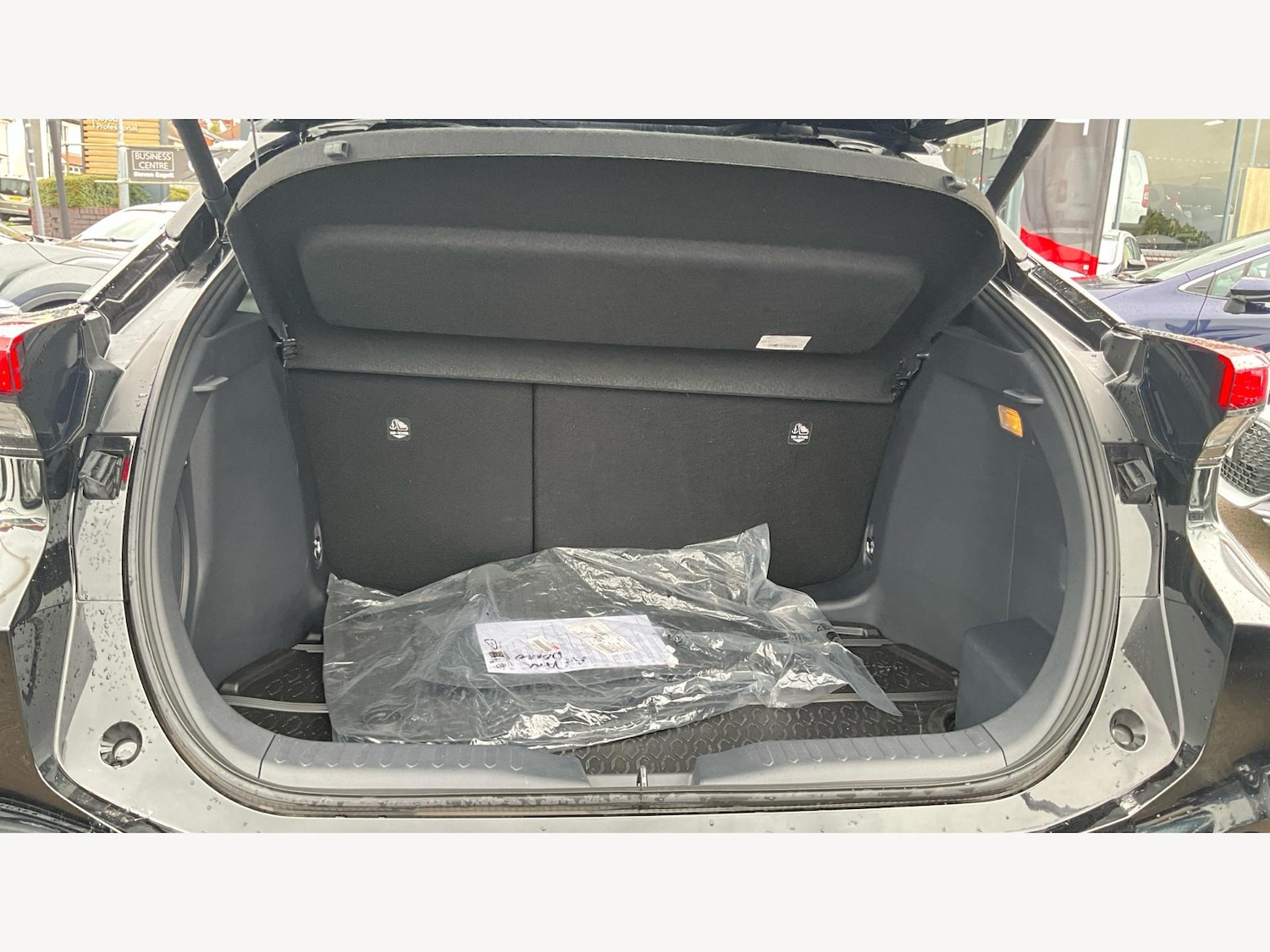 Used Toyota C-HR 2023 for sale - 76042093: Photo 16