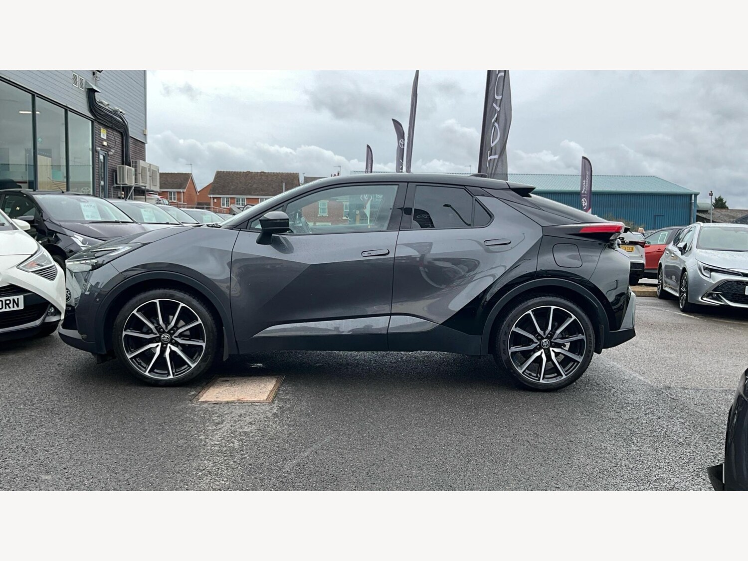 Used Toyota C-HR 2023 for sale - 76042093: Photo 19