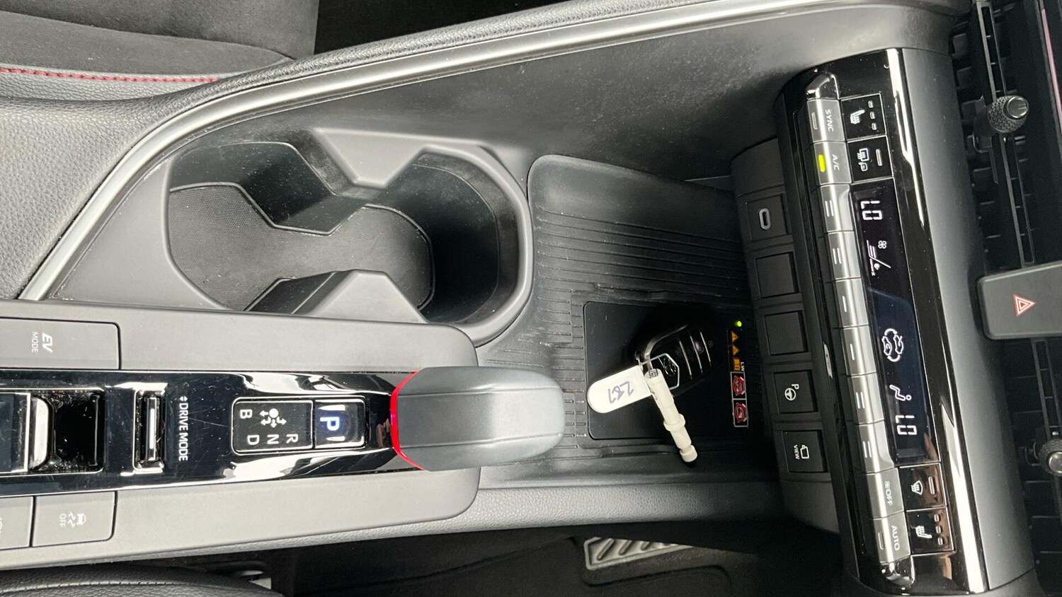 Used Toyota C-HR 2023 for sale - 76042093: Photo 60