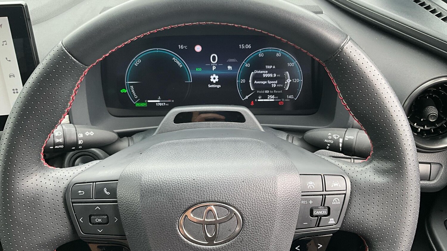 Used Toyota C-HR 2023 for sale - 76042093: Photo 69