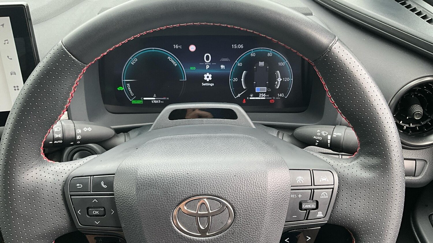 Used Toyota C-HR 2023 for sale - 76042093: Photo 70
