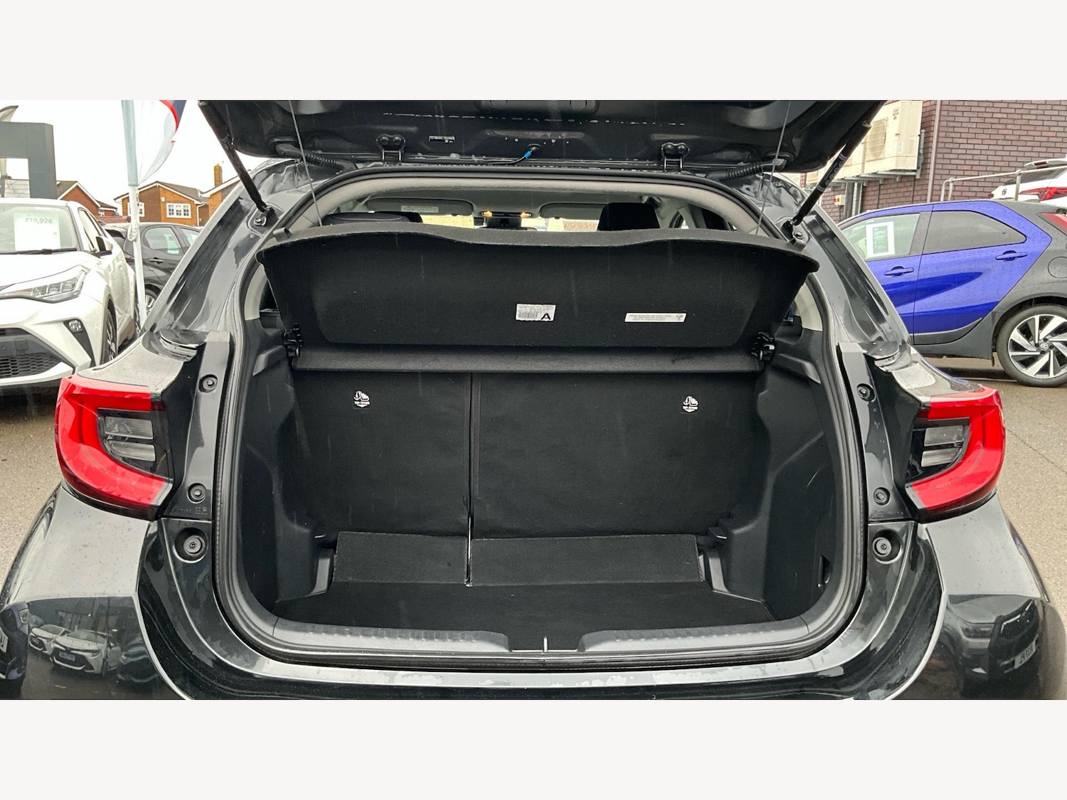 Used Toyota Yaris 2021 for sale - 77343963: Photo 16