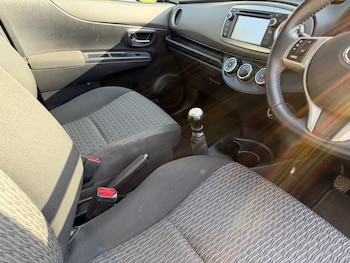 Used Toyota Yaris 2014 for sale - 78509028: Photo
