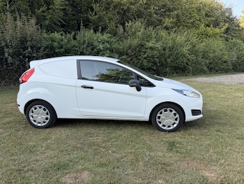Used Ford Fiesta Van 2017 for sale - 79105528: Photo