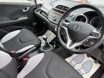 Used Honda Jazz 2014 for sale - 79539832: Photo