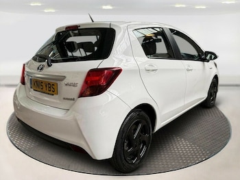 Used Toyota Yaris 2015 for sale - 78316171: Photo