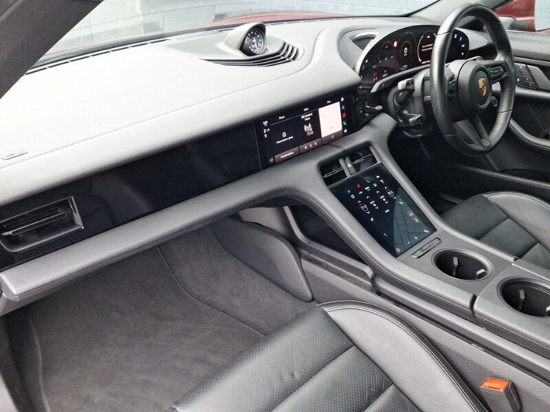 Used Porsche Taycan 2022 for sale - 76335607: Photo 5