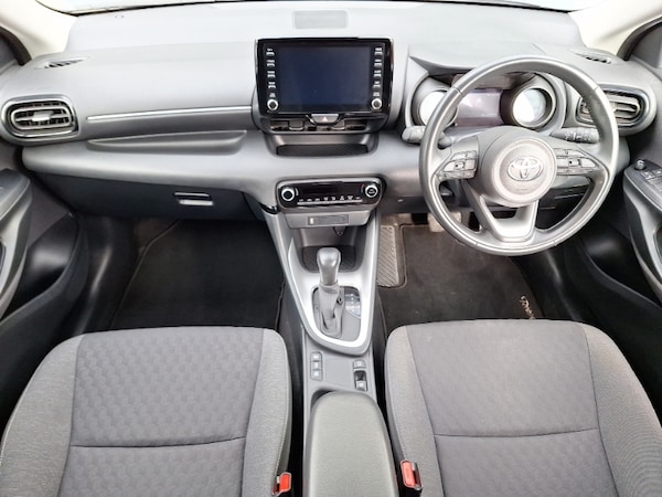 Used Toyota Yaris 2022 for sale - 76325510: Photo 2