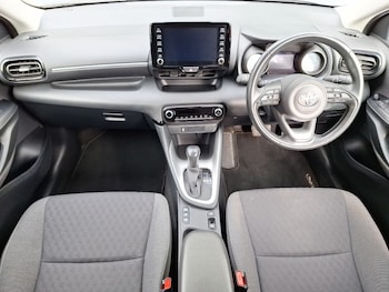 Used Toyota Yaris 2022 for sale - 76325510: Photo 2