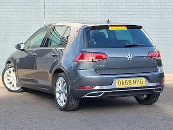Used Volkswagen Golf 2018 for sale - 76294131: Photo