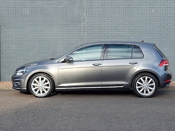 Used Volkswagen Golf 2018 for sale - 76294131: Photo