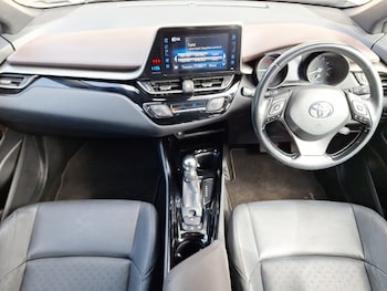 Used Toyota C-HR 2018 for sale - 76455777: Photo