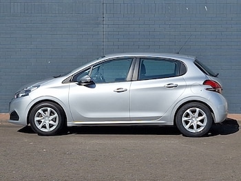 Used Peugeot 208 2018 for sale - 75645412: Photo