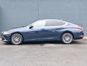 Used Lexus ES 2023 for sale - 76897383: Photo