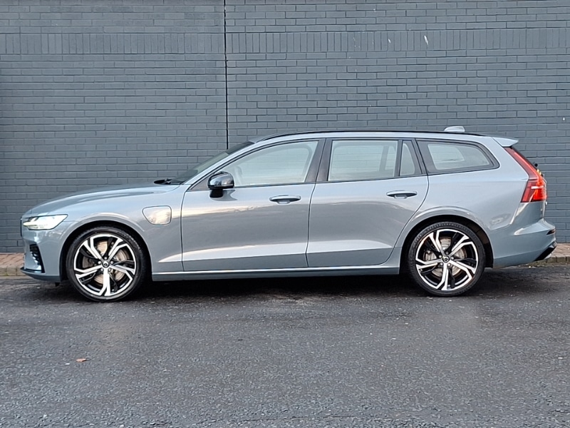 Used Volvo V60 2022 for sale - 76853973: Photo 4
