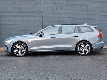 Used Volvo V60 2022 for sale - 76853973: Photo