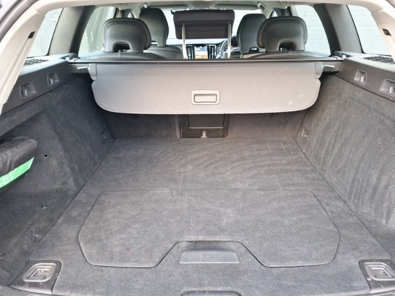 Used Volvo V60 2022 for sale - 76853973: Photo 8