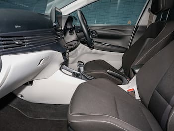 Used Hyundai i20 2024 for sale - 79748636: Photo