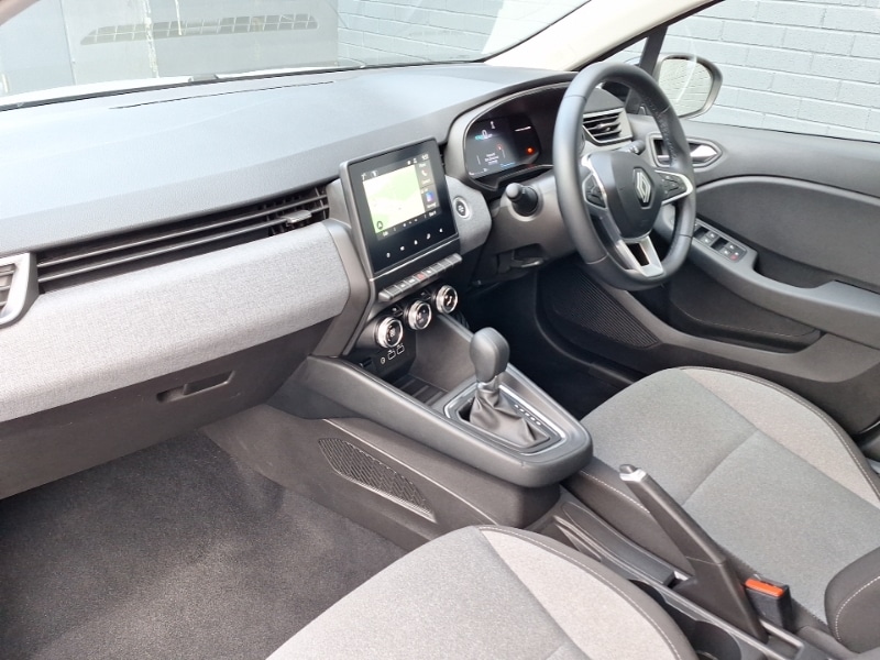 Used Renault Clio 2024 for sale - 76403559: Photo 5