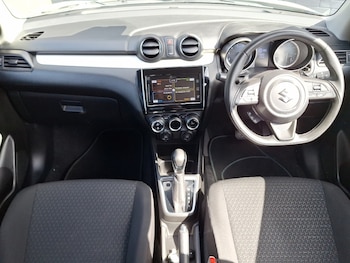 Used Suzuki Swift 2018 for sale - 76183633: Photo 2