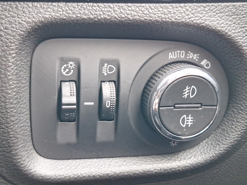 Used Vauxhall Astra 2017 for sale - 77644238: Photo 13