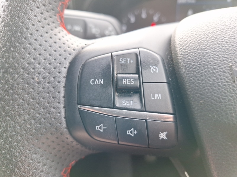 Used Ford Focus 2023 for sale - 78032638: Photo 16