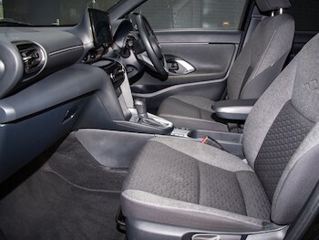 Used Toyota Yaris Cross 2022 for sale - 77338013: Photo