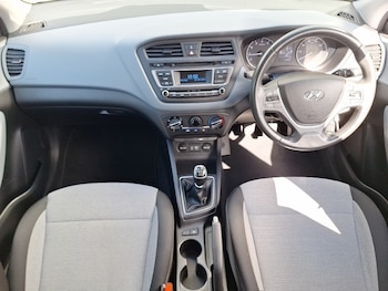 Used Hyundai i20 2016 for sale - 75882733: Photo