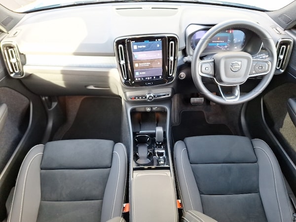 Used Volvo XC40 2024 for sale - 76225732: Photo 2