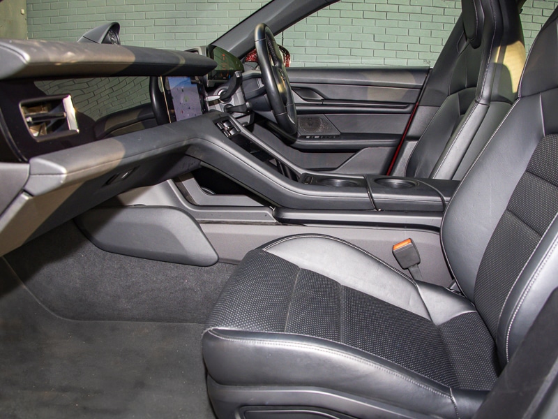 Used Porsche Taycan 2022 for sale - 77622990: Photo 2